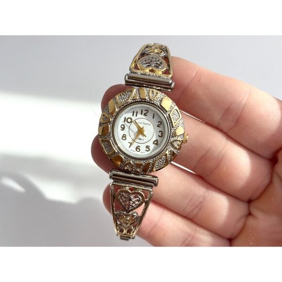 Jaclyn Smith Dual Toned Stretch Ladies Vintage Wristwatch - 28mm - WORKS! - Picture 4 of 8